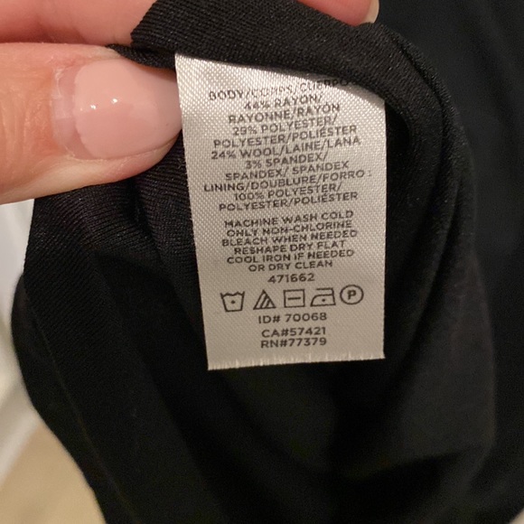 Black dress long sleeved. Elastic waist. - Picture 5 of 6